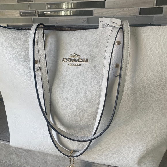 Coach Handbags - Coach Extra large purse tote (LARGE)